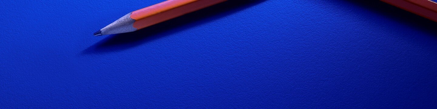 Ford Money Header mit Bleistift auf blauem Hintergrund und dem Text Spielregeln auf unseren Social Media Kanälen