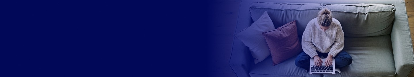 Ford Money Tagesgeld Werbung mit Kamera auf blauem Hintergrund